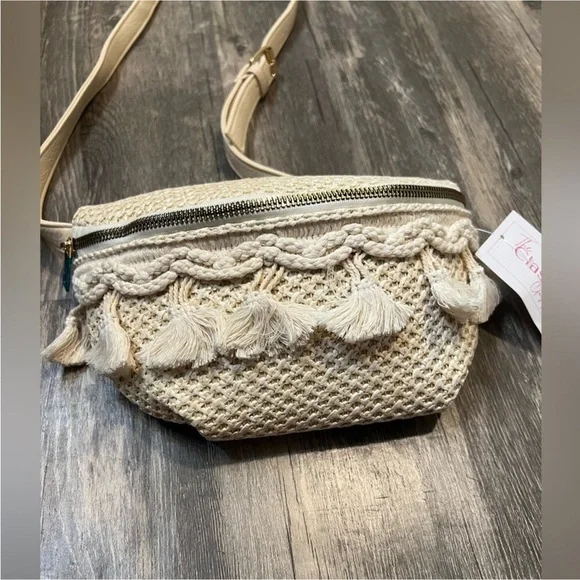 NWT Boho Crochet & Leather Belt Bag With Tassels - Picture 3 of 6
